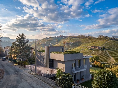 Foto Appartamento in Strada Vedetta 36, Alba di 85 m² con 3 locali