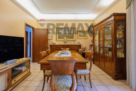 Foto Appartamento in Via IV Novembre 134, Aci Catena Centro di 114 m²
