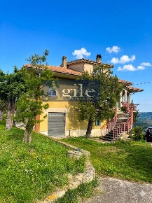 Foto Casa indipendente in contrada san Lazzaro, Offida di 250 m² in vendita