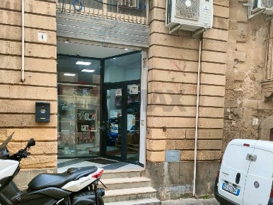 Foto Locale commerciale in via ponte Tamburino 9, Mineo Centro di 116 m²