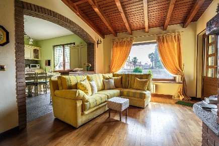 Foto Villa unifamiliare in Via Carso 30, Arconate Centro di 260 m²