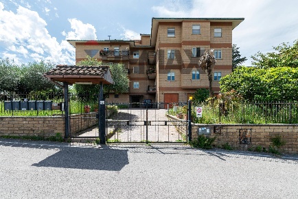 Foto Appartamento in via Tagliamento 16, Mentana Centro di 142 m²