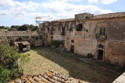 Foto Rustico in C.da Cavalusi, Ragusa Croce - Selvaggio di 800 m²