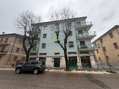 Foto Appartamento in Via Zeppelle 75, Ascoli Piceno di 85 m² con 5 locali