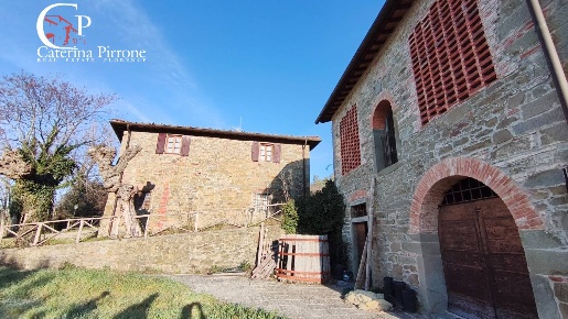 Foto Rustico in località Caselli Casapippo 10, Reggello di 420 m²