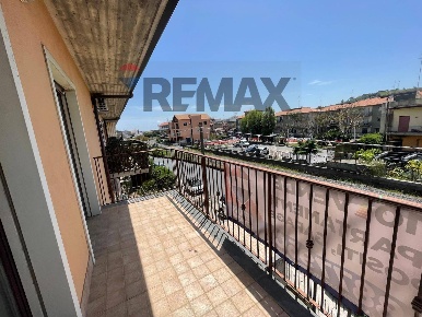 Foto Appartamento in VIA:Sorrentino, Camporotondo Etneo Piano Tavola