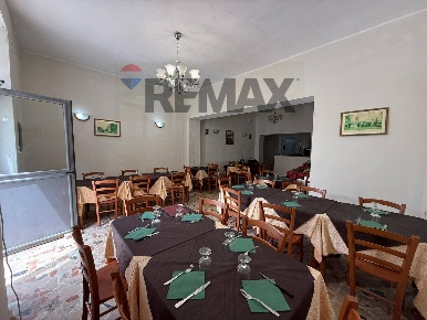 Foto Locale commerciale in via Ierone primo l'etneo 28, Siracusa di 80 m²