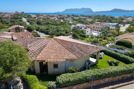 Foto Villa unifamiliare in via degli Anemoni 2, Olbia Pittulongu di 125 m²
