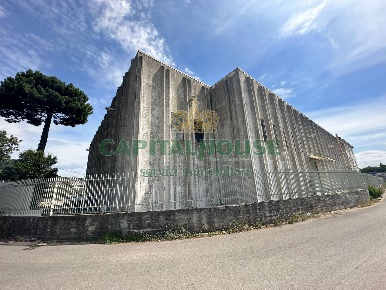 Foto Capannone industriale a Mercogliano di 1500 m² in vendita