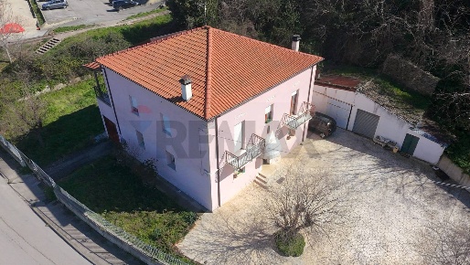 Foto Casa indipendente in Via Frisa 28, Lanciano Centro di 284 m²