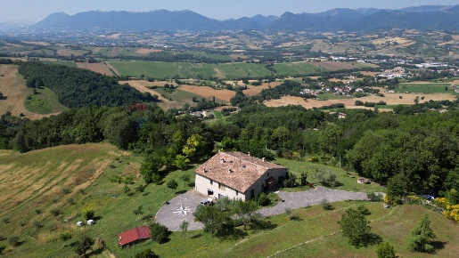 Foto Rustico in Via Lagua San Martino 1, Cerreto d'Esi di 502 m² in vendita