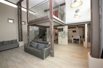 Foto Loft in Via Parini 5, Legnano San Martino di 122 m² con 2 locali