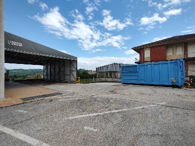 Foto Capannone industriale in via adige, Fermo di 900 m² in affitto