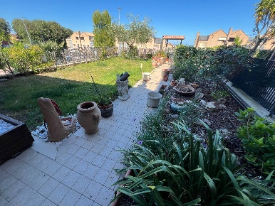 Foto Appartamento in Via Barletta 41B, Fermo di 100 m² con 4 locali