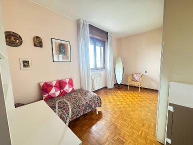 Foto Stanza in Via Monzese, Segrate di 114 m² con 4 locali in affitto