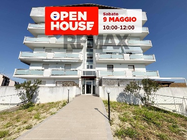 Foto Appartamento in Via Colle Pietre 58, Atessa di 105 m² con 7 locali