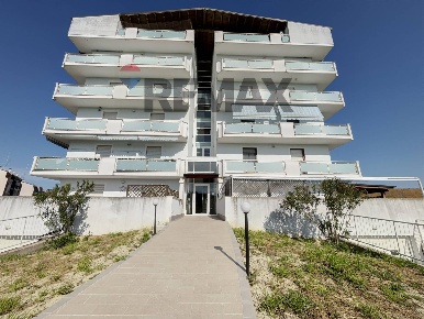 Foto Appartamento in Via Colle Pietre 58, Atessa di 105 m² con 7 locali