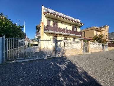 Foto Appartamento in via Angelo Leoni, Tivoli di 70 m² in vendita