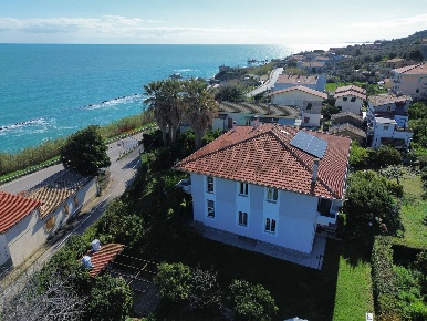 Foto Case semi ndipendenti in Contrada Vallevò 175, Rocca San Giovanni