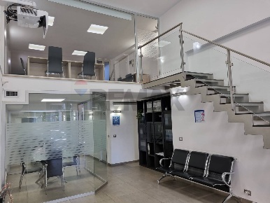 Foto Ufficio a Catania Province - Veneto di 125 m² con 7 locali in affitto