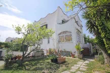 Foto Villa unifamiliare in VIA DEI LECCI 99, Anzio Villa Claudia di 116 m²