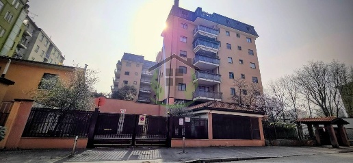 Foto Posti auto in Via Remo La Valle, Milano Giambellino di 24 m²