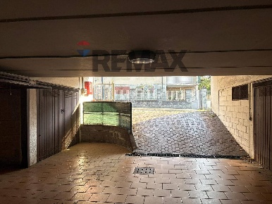Foto Posti auto in via laghetto snc, Ceriano Laghetto Centro di 14 m²
