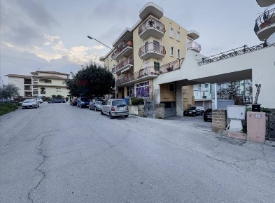 Foto Appartamento in Via Bachelet 28, Fossacesia Centro di 101 m²