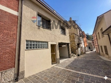 Foto Casa indipendente in Via Moro 32, Colledimezzo di 56 m² con 3 locali