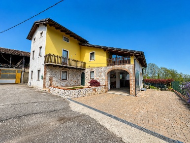 Foto Casa indipendente in Contrada Maso di Cerealto 1, Valdagno di 276 m²