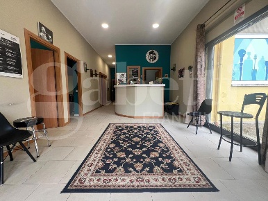 Foto Negozio in Via Campania 24, Venafro Centro di 102 m² con 6 locali
