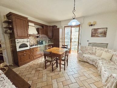 Foto Appartamento a Poggibonsi Staggia di 80 m² con 5 locali in vendita