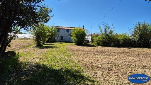 Foto Rustico a Camaiore Capezzano Pianore di 120 m² con 4 locali in vendita