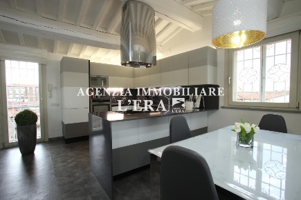 Foto Appartamento a Pontedera Centro di 100 m² con 5 locali in vendita