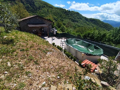 Foto Rustico a Villa Collemandina Centro di 90 m² con 5 locali in vendita
