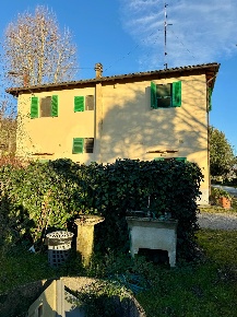 Foto Casa indipendente a Cerreto Guidi di 110 m² con 4 locali in vendita