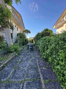 Foto Appartamento a Camaiore Lido di Camaiore di 95 m² con 6 locali