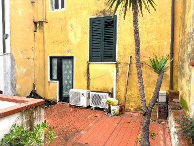 Foto Casa indipendente a Viareggio Centro di 270 m² con 7 locali in vendita