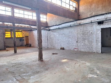 Foto Magazzino a Porcari Centro di 700 m² con 8 locali in affitto
