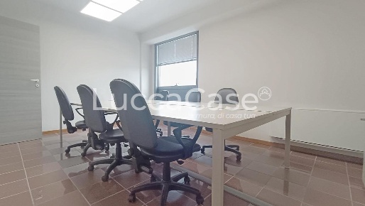 Foto Ufficio a Lucca Sant'Anna di 180 m² con 7 locali in affitto