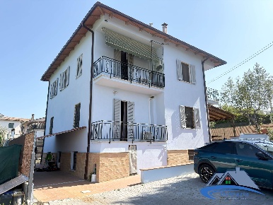 Foto Casa indipendente in STRADA SANTA GIUSTA 8, Terni Tuillo di 185 m²