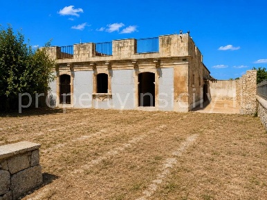Foto Ristorante a Siracusa Cassibile di 338 m² con 8 locali in vendita