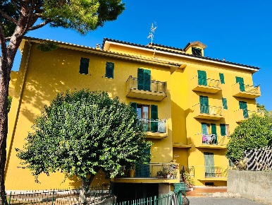 Foto Appartamento in Via Guglielmo Marconi 9, San Bartolomeo al Mare Centro