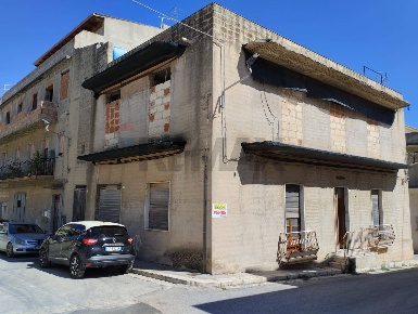 Foto Case semi ndipendenti a Rosolini di 300 m² con 10 locali in vendita