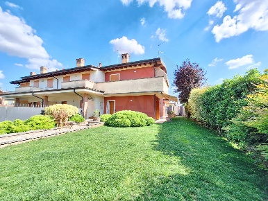 Foto Casa indipendente in Via Alghisi 1, Rovato Sant'andrea di 250 m²
