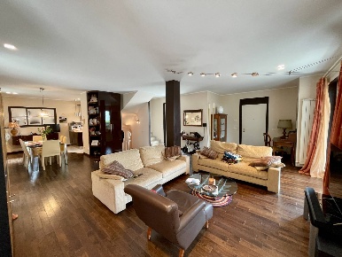 Foto Villa unifamiliare in via Gino Nibbi 22/A, Porto San Giorgio di 280 m²