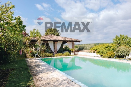 Foto Villa unifamiliare in Via Belvedere 30, Manerba del Garda Lido