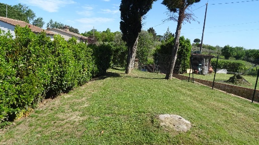 Foto Rustico a Montespertoli di 300 m² con 8 locali in vendita