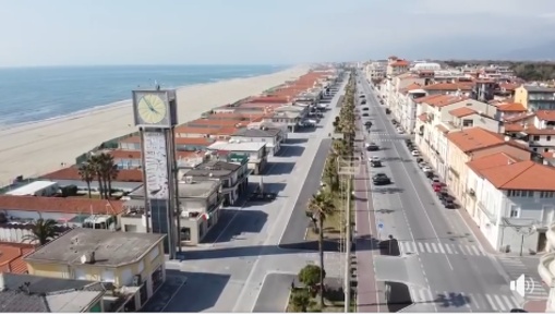Foto Appartamento a Viareggio Lungomare di 136 m² con 6 locali in vendita