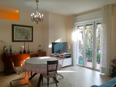 Foto Appartamento a Massa Marina di Massa Centro di 83 m² con 4 locali